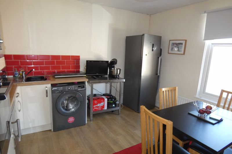 First floor kitchen/breakfast - click for photo gallery